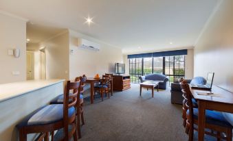 Canberra Parklands Central Apartment Hotel Official