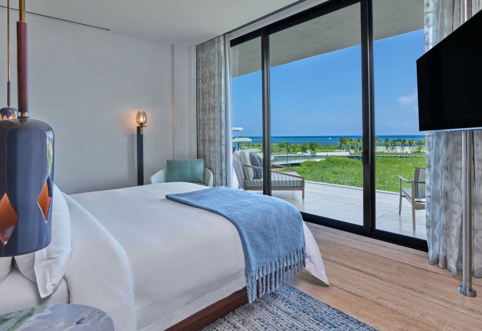 2 卧室套房， 卧室1:1張特大床 ， 卧室2:2張大床， 海景， 露台