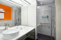 Aloft Dhahran Hotel a 