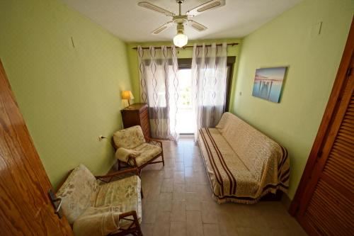 两卧室联排别墅