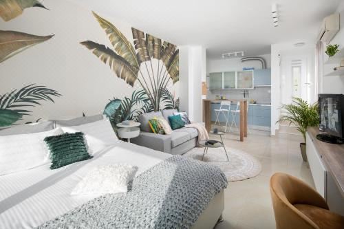 Small Apartment with a Big ViewStudio with Sea View