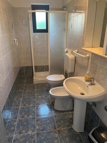 两卧室公寓 - 带露台