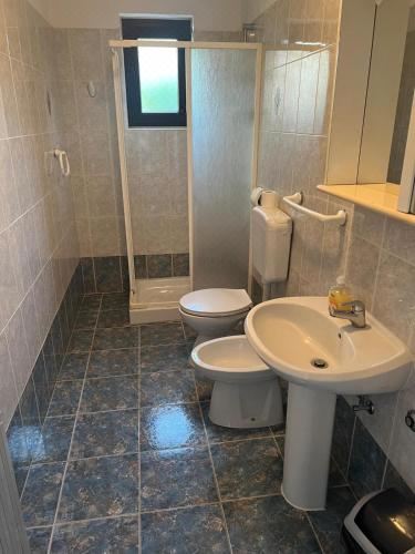 两卧室公寓 - 带露台