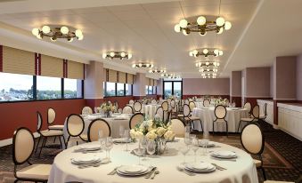 Graduate by Hilton Bloomington - Housity