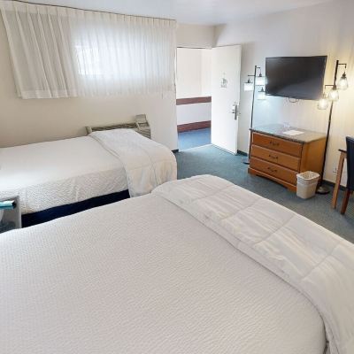 Standard Room, 2 Double Beds Upstairs (2 Double Beds Nonsmoking) King Frederik Inn Promo Code