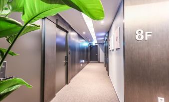 Hotel The Wall - Housity