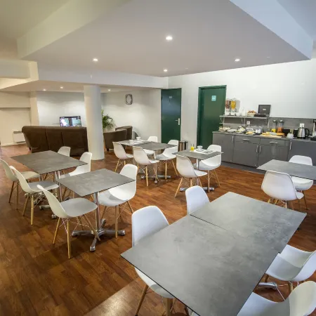 Kosy Appart'hôtel le Champ de Mars Reims Отели в г. Реймс