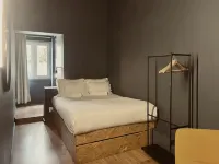 Avenue Hostel & Suites Hotele w: 
