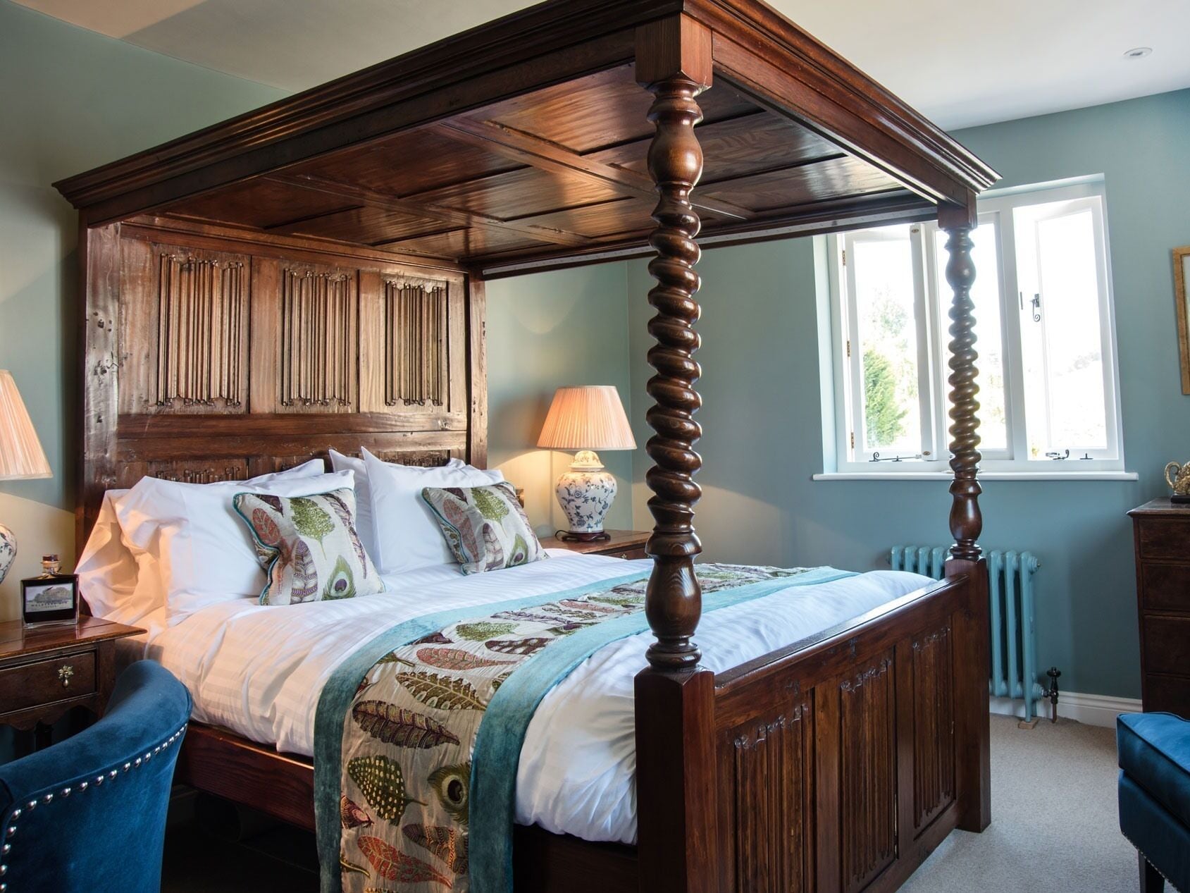 豪华双人间，带衞生间（四柱床）