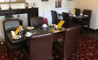 Barons Court Hotel - Housity