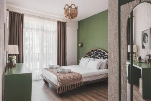 Pietra Social House