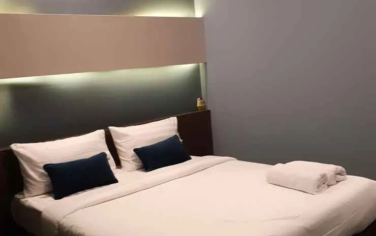 C2 Standard Queen Size Bed