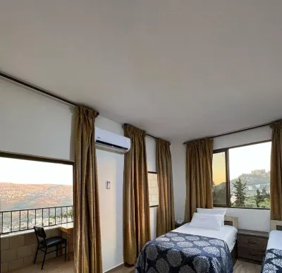 Al-Jabal Castle Hotel - Ajloun Hotele w: 