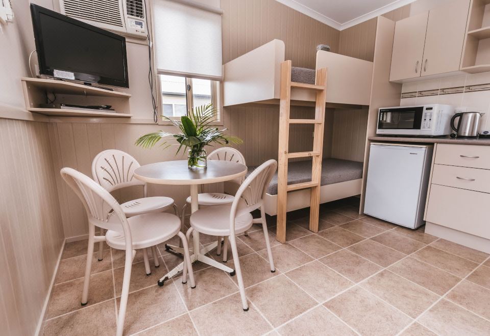 Clyde View Holiday ParkStandard Suite, 1 Bedroom, Non Smoking, Kitchenette (Standard Villa)