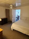 7 Beachside Inn