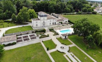 Chateau de Lantic - Housity