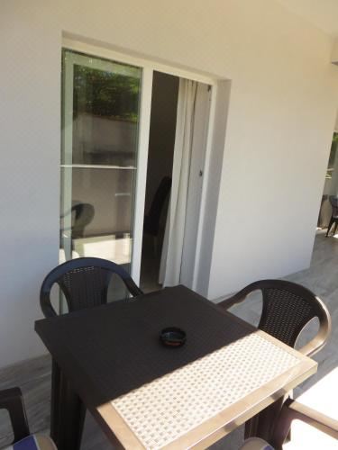 Luka Apartments One-Bedroom Apartment With Balcony-Ground Floor