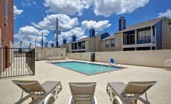 Holiday Inn Express & Suites - Houston NASA - Boardwalk Area, an IHG Hotel - Housity