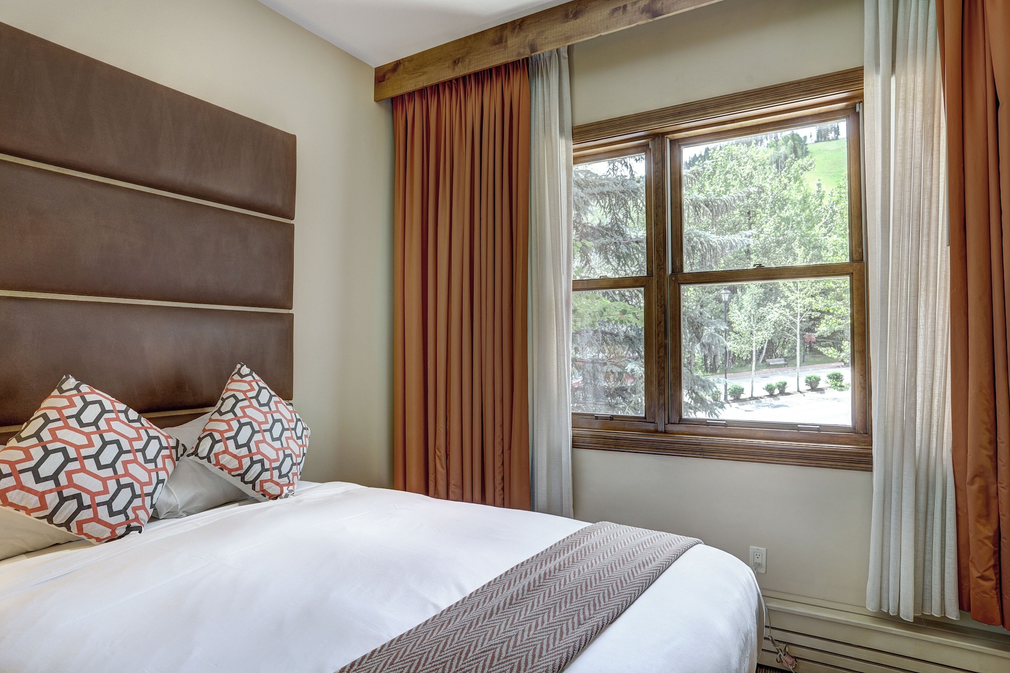 The Osprey at Beaver Creek, a RockResort客房， 2 张大床， 旅舍