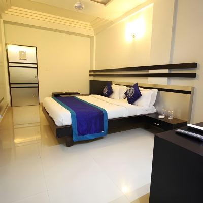 Super Deluxe Room With Air Conditioner Skylon Hotel Promo Code