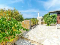 House Ivana Hotels in Vinisce