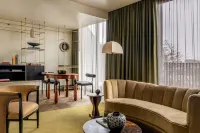 Roomers Munich, Autograph Collection