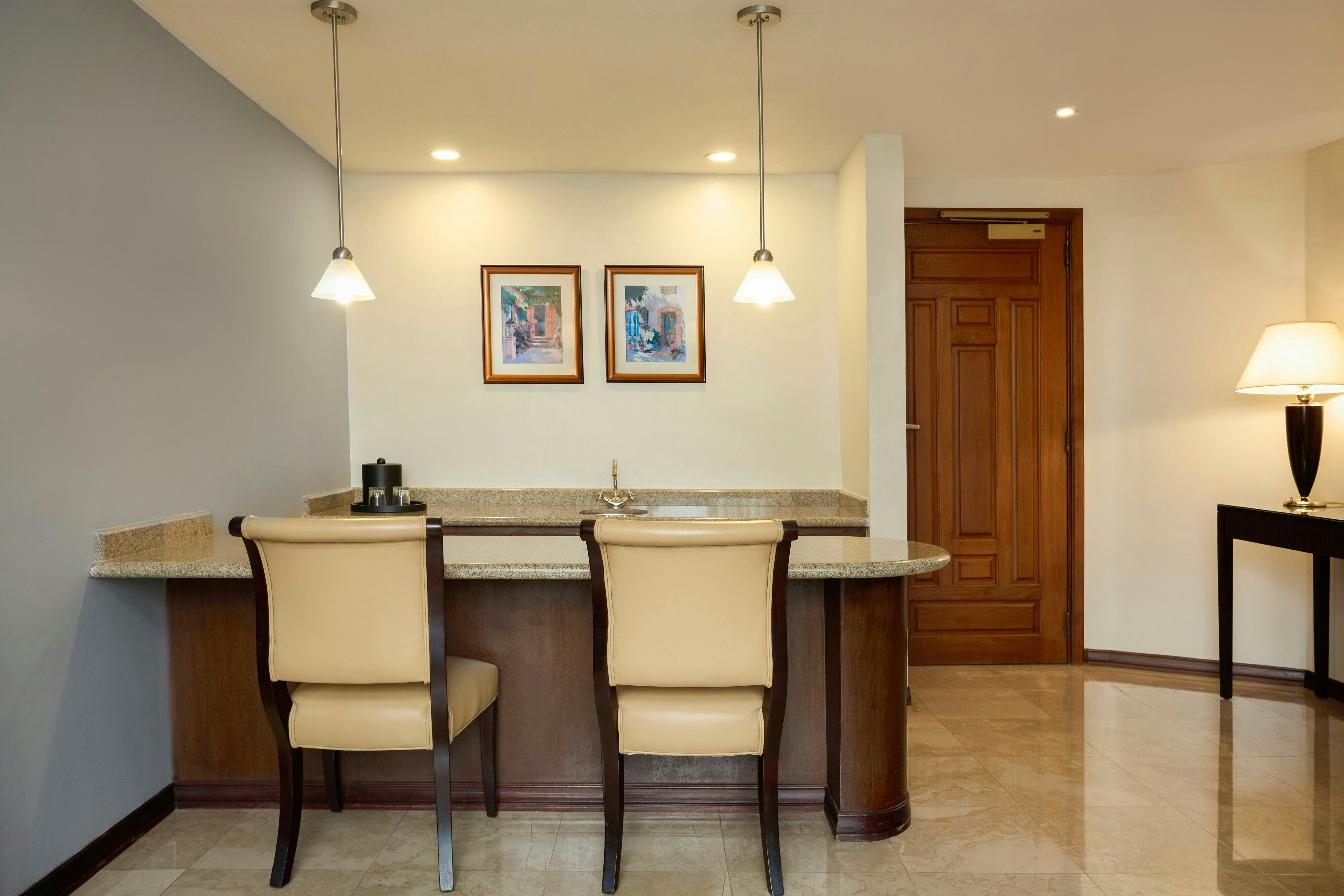 One Bedroom Executive Suite With City View