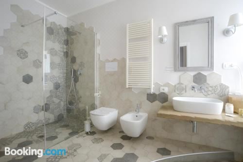 带阳台的小型套房