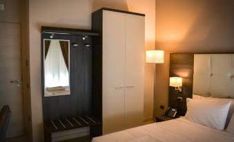 Brain Rooms & Suite - Housity