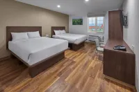 Extended Suites Tijuana Macroplaza Hotel di 