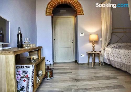 带阳台的小型套房