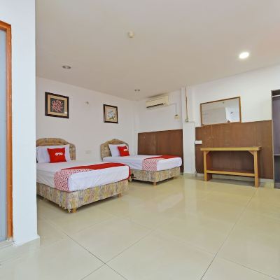 Bilik Kembar Mewah Kupon OYO 90494 Sam Huat Hotel