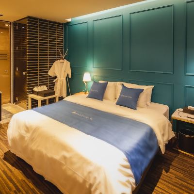 Premium Room Hotel Bentley Promo Code