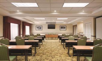 Country Inn & Suites by Radisson, des Moines West, IA