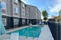 La Quinta Inn & Suites by Wyndham Tulare