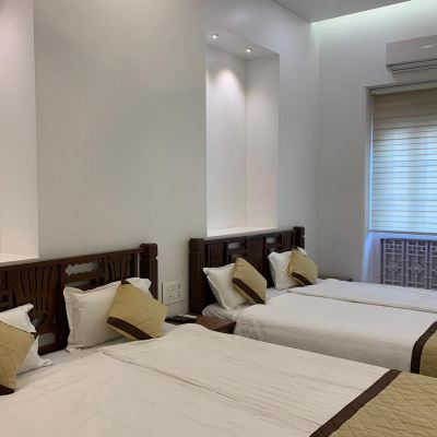 Quadruple Room With Shared Bathroom Carlton Hotel Promo Code