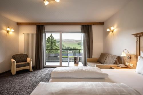 带阳台的山景小套间