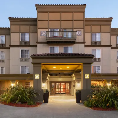 Larkspur Landing Extended Stay Suites Campbell Отели рядом с достопримечательностью «Штаб-квартира компании eBay»