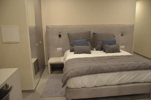 带露台并享有海景的小型套房