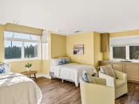 Unique Sandpoint Home with Private Pool and BBQ Island, Perfect for Groups! Hotels in Sandpoint