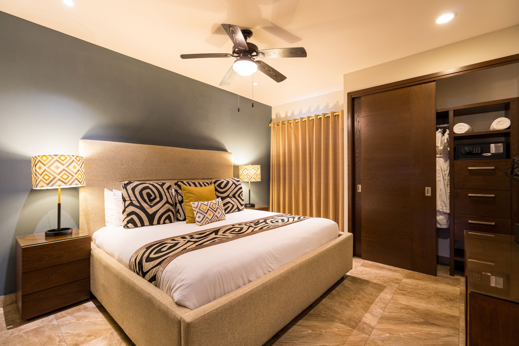 奢华顶层房， 1 间卧室， 山景