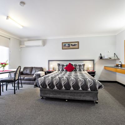 Standard Two-Bedroom Suite Shearing Shed Motor Inn Promo Code