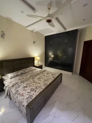 1 Bed House - Sleeps 2 - Pets - Parking - Wifi Hotels in 