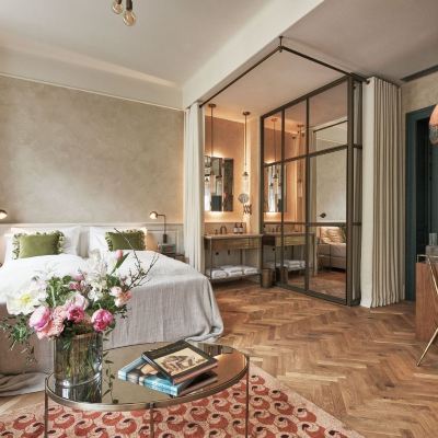 Deluxe Room Hotel Motto Promo Code