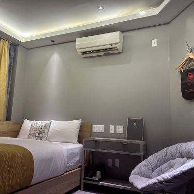 Deluxe Queen Room Madison les Hotel Promo Code