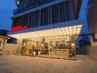 Mango Suites Cauayan Hotels in Cauayan