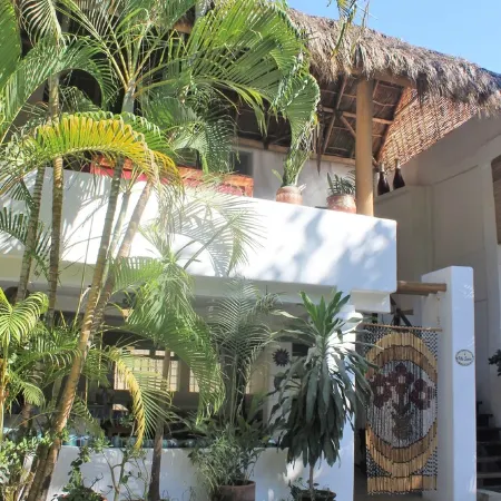 Villa Sophie 3BR/3BA, Beach Front Terrace, Heated Pool, Parking.