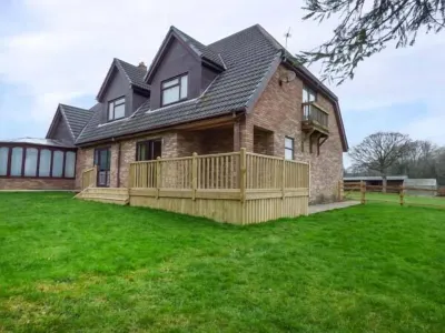 Cwm Gran Meadows Hotels in 