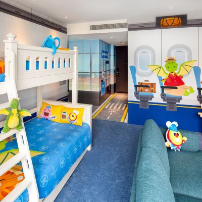 Kidztopia家庭主題房 可使用休息室高樓層 樟宜機場皇冠假日飯店 - IHG 旗下飯店優惠