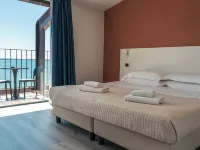 AHG Riva Del Sole Wellness Hotel - Adults Only Hôtels à : Moniga del Garda